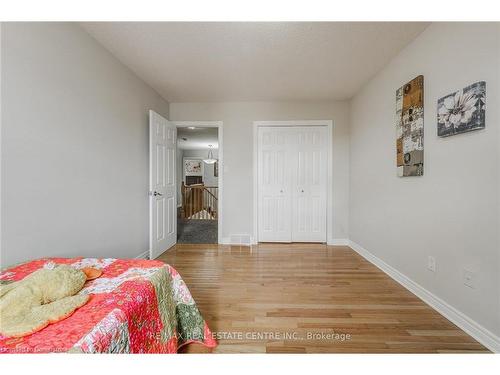 1634 Chelton Place, London, ON - Indoor Photo Showing Bedroom