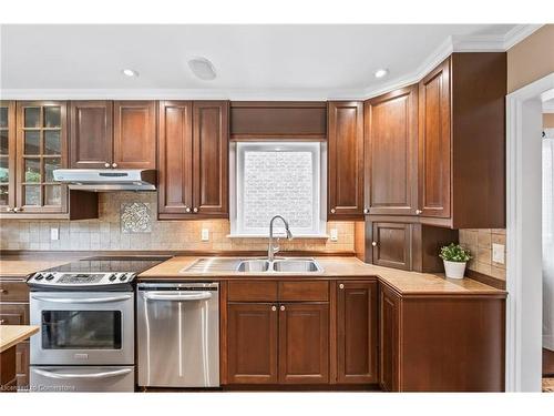 3246 Colonial Drive, Mississauga, ON - Indoor Photo Showing Kitchen With Stainless Steel Kitchen With Double Sink