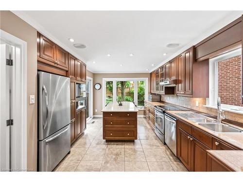 3246 Colonial Drive, Mississauga, ON - Indoor Photo Showing Kitchen With Double Sink