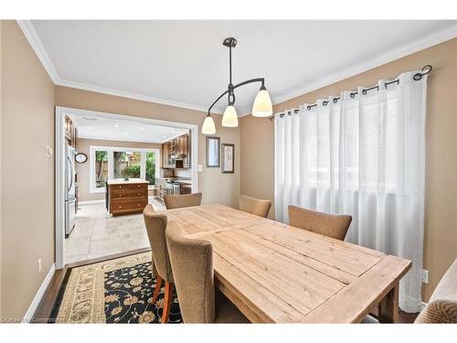 3246 Colonial Drive, Mississauga, ON - Indoor Photo Showing Dining Room