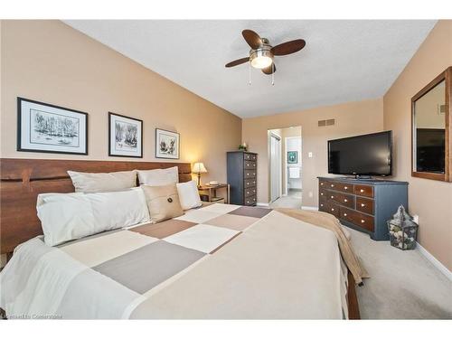 3246 Colonial Drive, Mississauga, ON - Indoor Photo Showing Bedroom