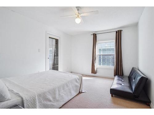 6311 Barker Street, Niagara Falls, ON - Indoor Photo Showing Bedroom