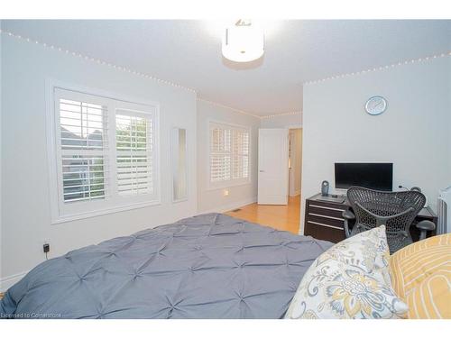 50 Islandview Way, Stoney Creek, ON - Indoor Photo Showing Bedroom