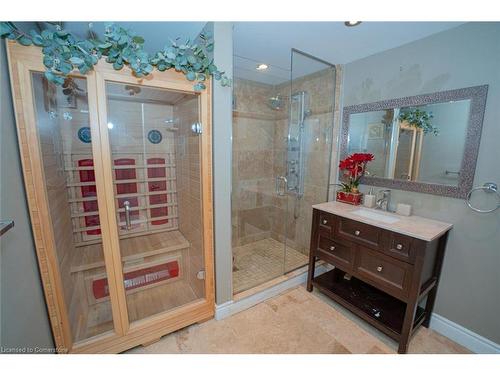 50 Islandview Way, Stoney Creek, ON - Indoor Photo Showing Bathroom