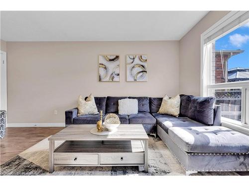 21 Henderson Drive, Guelph, ON - Indoor Photo Showing Living Room