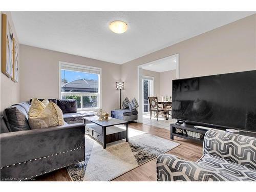 21 Henderson Drive, Guelph, ON - Indoor Photo Showing Living Room