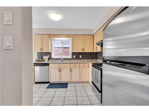 21 Henderson Drive, Guelph, ON - Indoor Photo Showing Kitchen