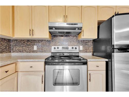 21 Henderson Drive, Guelph, ON - Indoor Photo Showing Kitchen