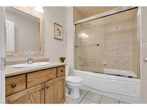 21 Henderson Drive, Guelph, ON - Indoor Photo Showing Bathroom