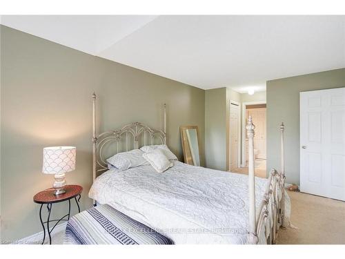 59-1100 Byron Baseline Road, London, ON - Indoor Photo Showing Bedroom