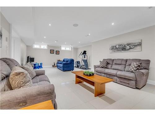 410 Atwater Avenue, Mississauga, ON - Indoor Photo Showing Living Room