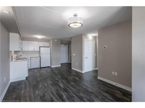 1003-716 Main Street East Street E, Milton, ON - Indoor Photo Showing Kitchen