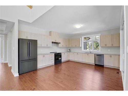 53-1045 Greensview Drive, Huntsville, ON - Indoor Photo Showing Kitchen With Stainless Steel Kitchen