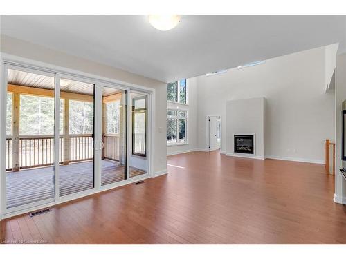 53-1045 Greensview Drive, Huntsville, ON - Indoor Photo Showing Living Room With Fireplace