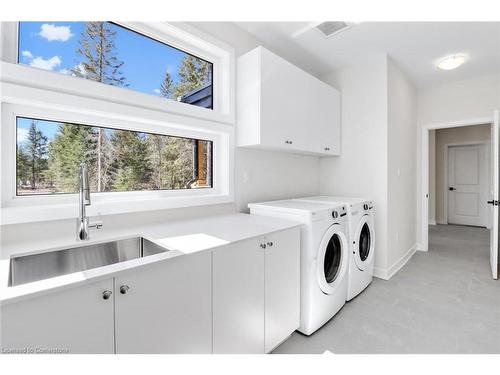 53-1045 Greensview Drive, Huntsville, ON - Indoor Photo Showing Laundry Room