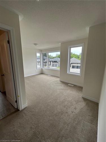 147 Rosanne Circle, Wasaga Beach, ON - Indoor Photo Showing Other Room