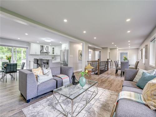 5263 Trafalgar Road Road, Erin, ON - Indoor Photo Showing Living Room