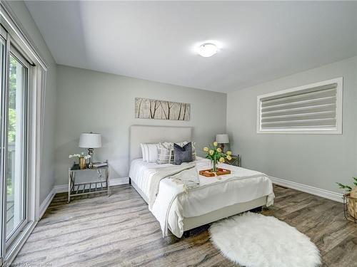 5263 Trafalgar Road Road, Erin, ON - Indoor Photo Showing Bedroom