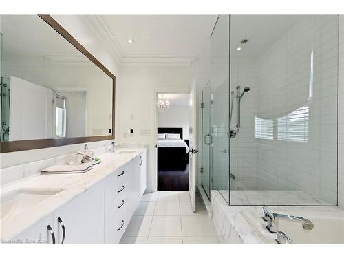 3630 Silverplains Drive, Mississauga, ON - Indoor Photo Showing Bathroom