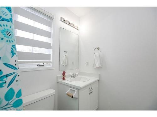 24 Plum Hollow Court, Peel, ON - Indoor Photo Showing Bathroom