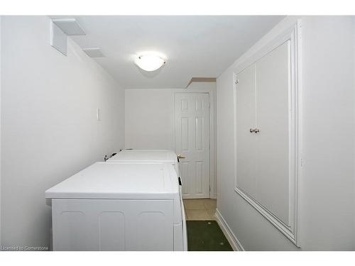 24 Plum Hollow Court, Peel, ON - Indoor Photo Showing Laundry Room