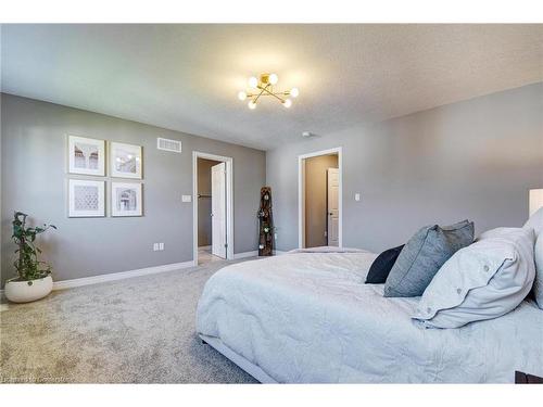 39 Broadacre Drive, Kitchener, ON - Indoor Photo Showing Bedroom