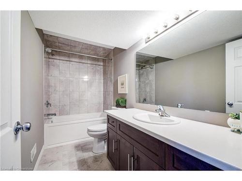 39 Broadacre Drive, Kitchener, ON - Indoor Photo Showing Bathroom