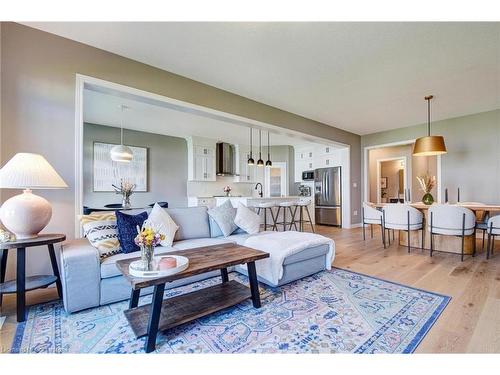 39 Broadacre Drive, Kitchener, ON - Indoor Photo Showing Living Room