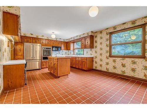 1816 Will Scarlett Drive, Mississauga, ON - Indoor Photo Showing Kitchen