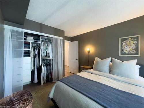 501-2111 Lake Shore Boulevard W, Toronto, ON - Indoor Photo Showing Bedroom