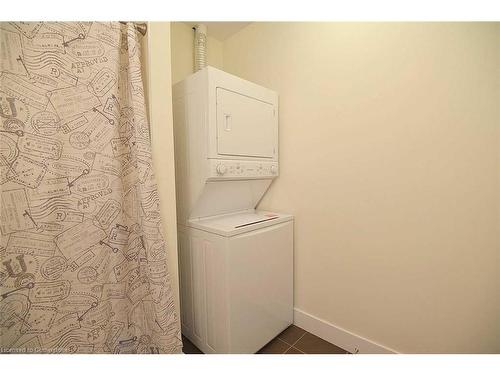 611-101 Shoreview Place, Hamilton, ON - Indoor Photo Showing Laundry Room