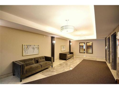 611-101 Shoreview Place, Hamilton, ON - Indoor Photo Showing Other Room