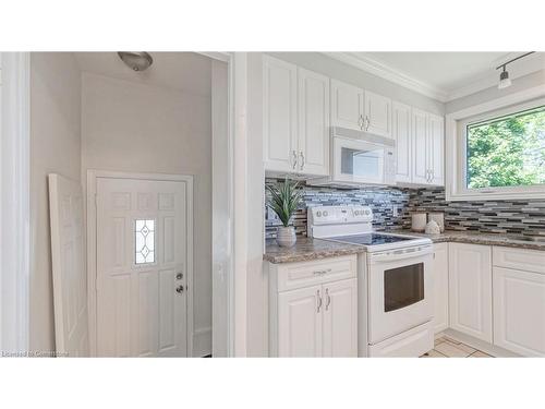 920 Eagle Crescent, London, ON - Indoor Photo Showing Kitchen