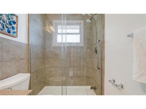 920 Eagle Crescent, London, ON - Indoor Photo Showing Bathroom