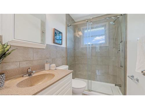 920 Eagle Crescent, London, ON - Indoor Photo Showing Bathroom