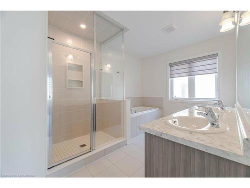 13 Rustic Oak Trail Trail, Ayr, ON - Indoor Photo Showing Bathroom