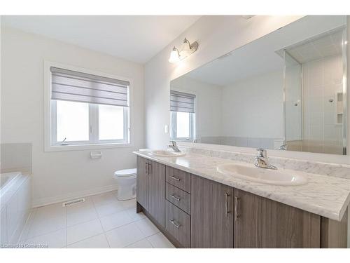 13 Rustic Oak Trail Trail, Ayr, ON - Indoor Photo Showing Bathroom