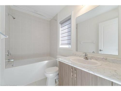 13 Rustic Oak Trail Trail, Ayr, ON - Indoor Photo Showing Bathroom