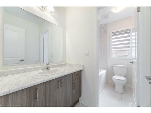 13 Rustic Oak Trail Trail, Ayr, ON - Indoor Photo Showing Bathroom