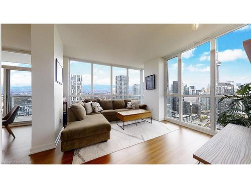 3901-75 Queens Wharf Street, Toronto, ON - Indoor Photo Showing Living Room