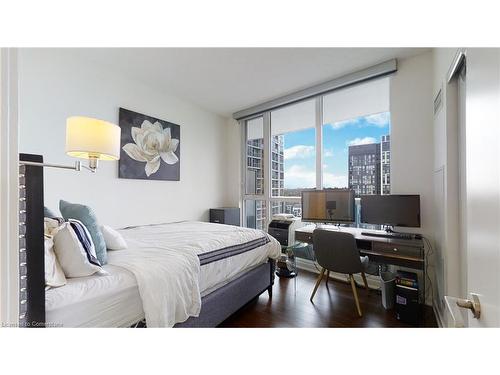 3901-75 Queens Wharf Street, Toronto, ON - Indoor Photo Showing Bedroom