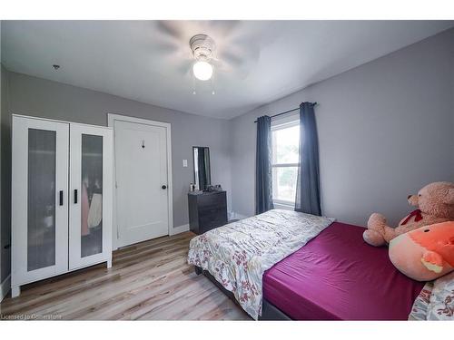 36 Kerr Street, Cambridge, ON - Indoor Photo Showing Bedroom