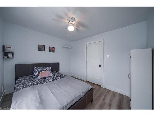 36 Kerr Street, Cambridge, ON - Indoor Photo Showing Bedroom