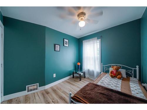 36 Kerr Street, Cambridge, ON - Indoor Photo Showing Bedroom