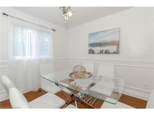 20 Cindy Avenue, Cambridge, ON - Indoor Photo Showing Dining Room