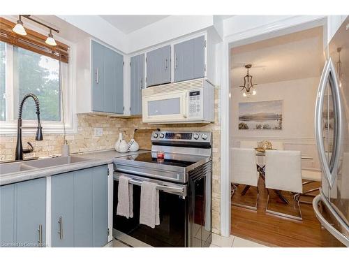 20 Cindy Avenue, Cambridge, ON - Indoor Photo Showing Kitchen