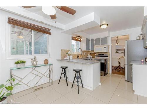 20 Cindy Avenue, Cambridge, ON - Indoor Photo Showing Kitchen