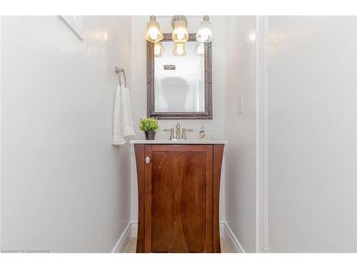 20 Cindy Avenue, Cambridge, ON - Indoor Photo Showing Bathroom