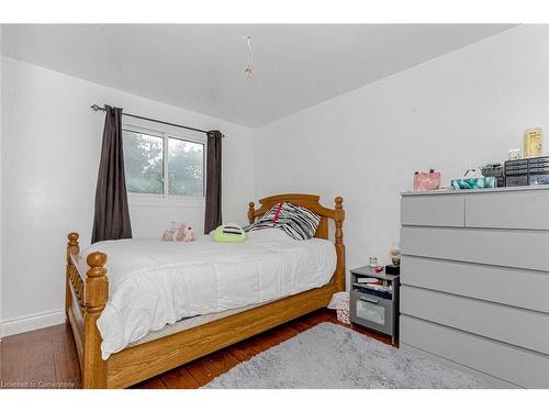 20 Cindy Avenue, Cambridge, ON - Indoor Photo Showing Bedroom