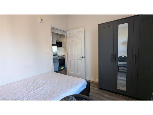 803-246 Lester Street, Waterloo, ON - Indoor Photo Showing Bedroom